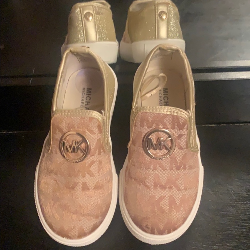 Little girls shoes🤍🤎🤍